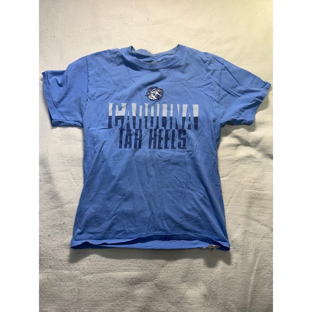 Vintage Russell Athletic UNC Tar Heels Graphic T-Shirt (Size Medium)